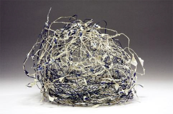 Kiyomi Iwata “Entanglement” Kibiso raw silk thread, rice paper, paint, 13 x 16 x 12. Photo: Taylor Dabney.