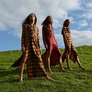 Michael Cepress “Prism Robes” Summer 2012 MC Collection, handwoven cotton. Photo: Andrew Imanaka.