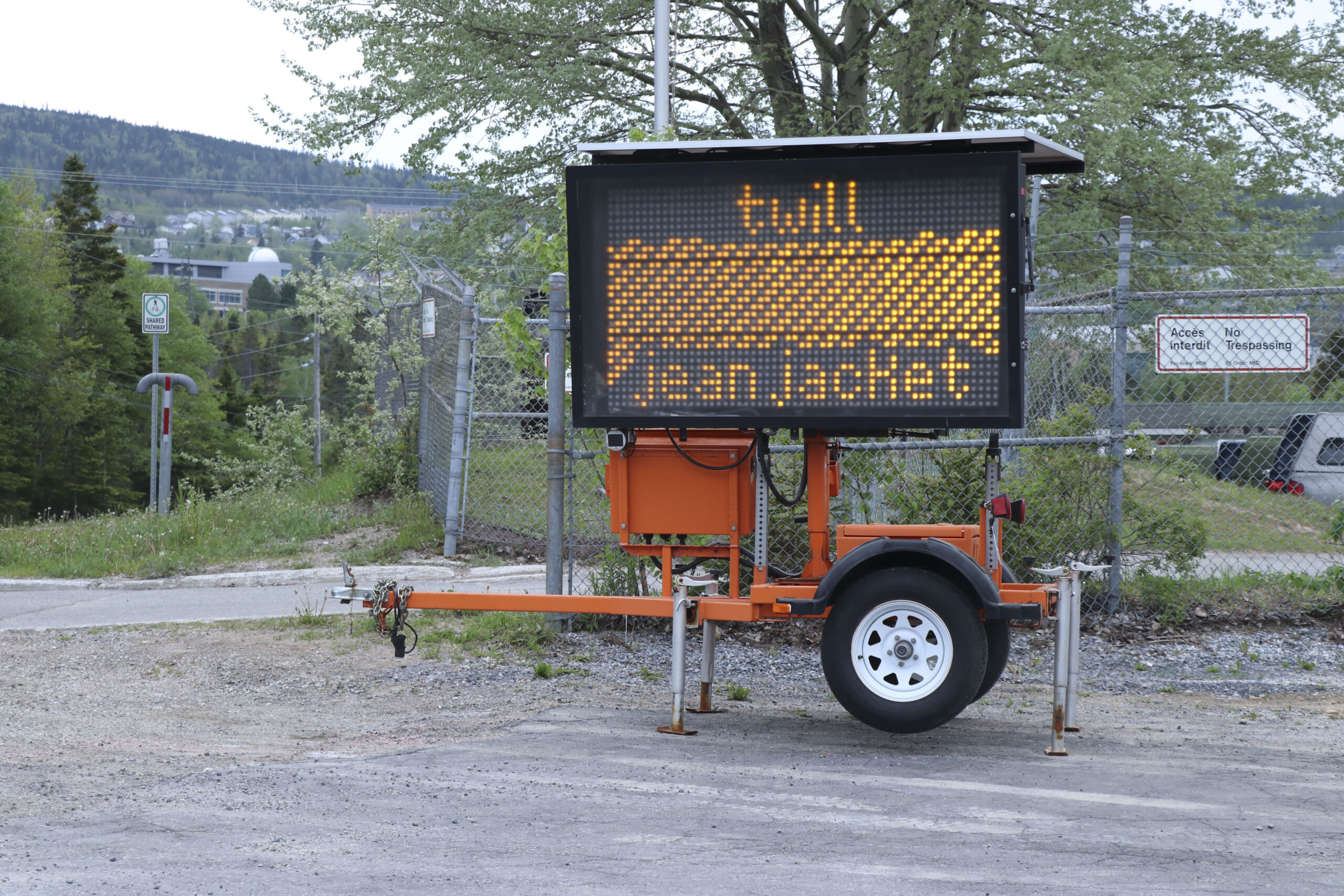 A Pixel is a Thread, a Pattern a Cloth, a Textile a Memory